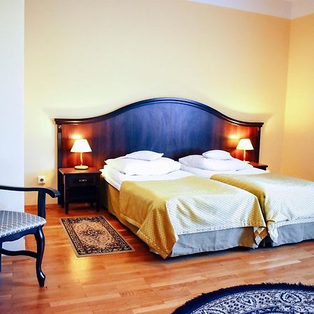Hotel Zamek Krolewski W Rydzynie ريدزينا المظهر الخارجي الصورة