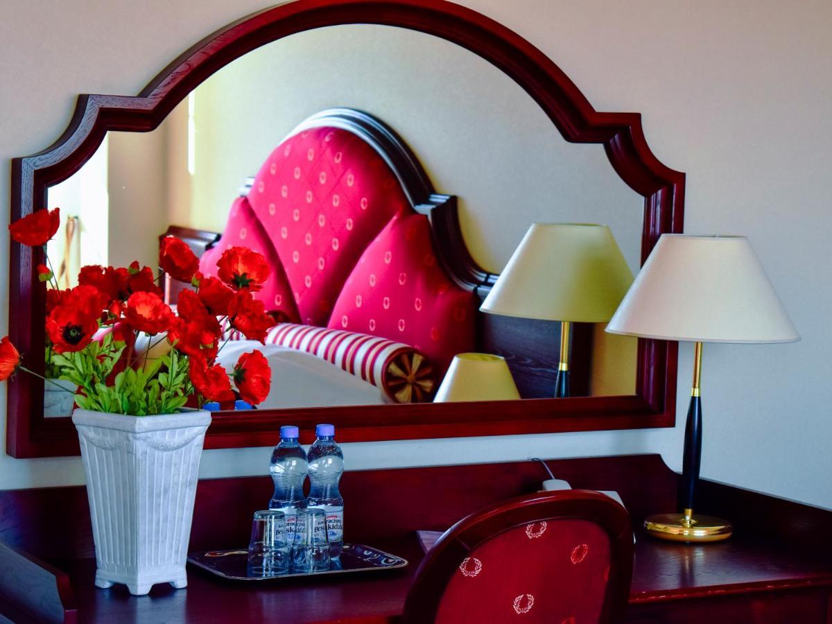 Hotel Zamek Krolewski W Rydzynie ريدزينا المظهر الخارجي الصورة