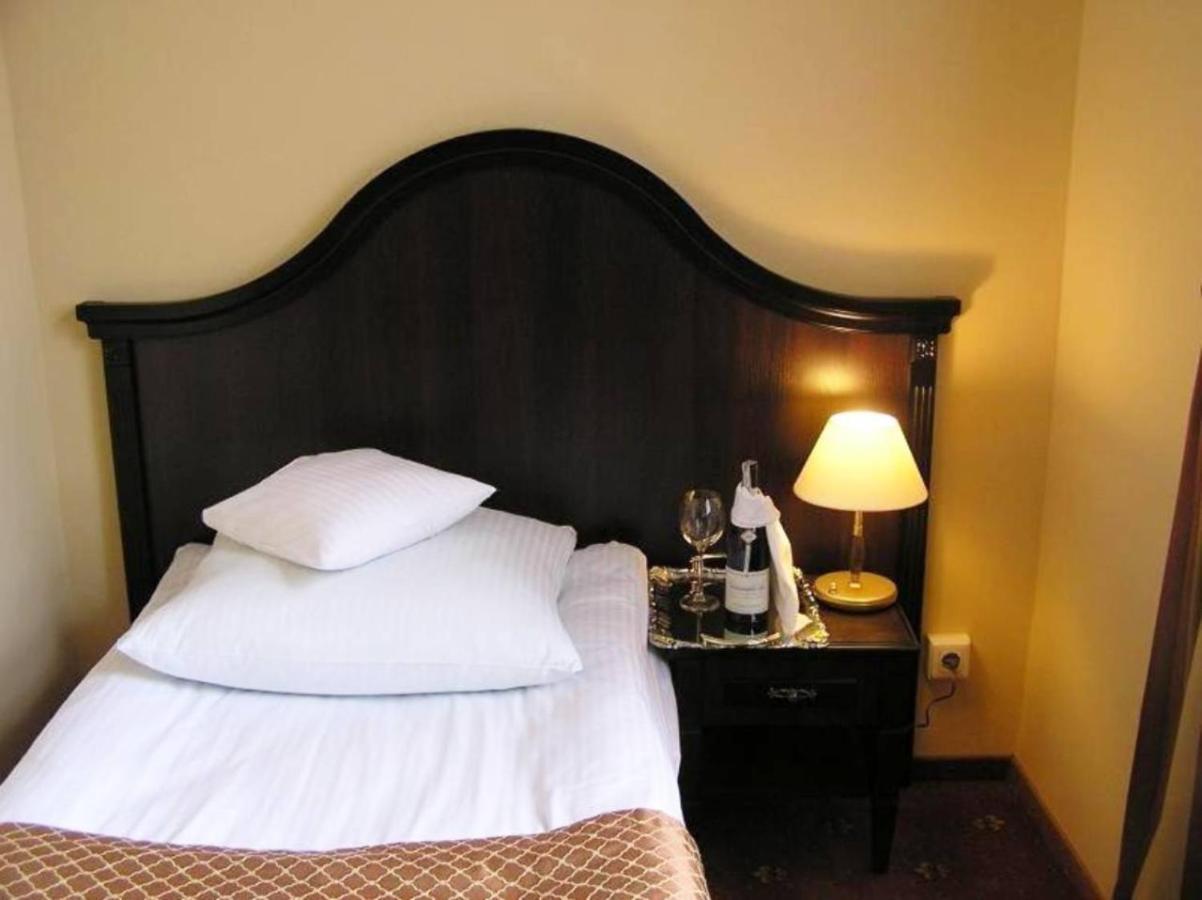 Hotel Zamek Krolewski W Rydzynie ريدزينا المظهر الخارجي الصورة