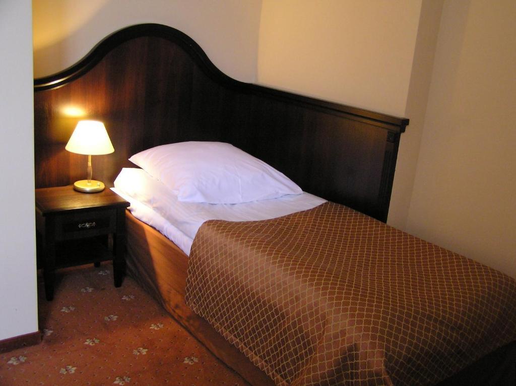 Hotel Zamek Krolewski W Rydzynie ريدزينا الغرفة الصورة