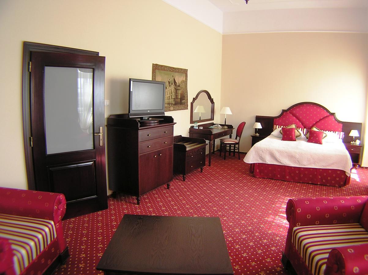 Hotel Zamek Krolewski W Rydzynie ريدزينا المظهر الخارجي الصورة